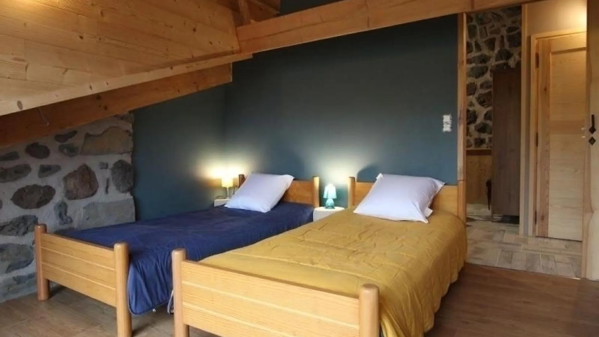 Gite Confortable Pres De La Cascade De La Beaume Avec Terrasses Et Parking Privatif - Fr-1-582-30 Solignac-sur-Loire Frankrijk