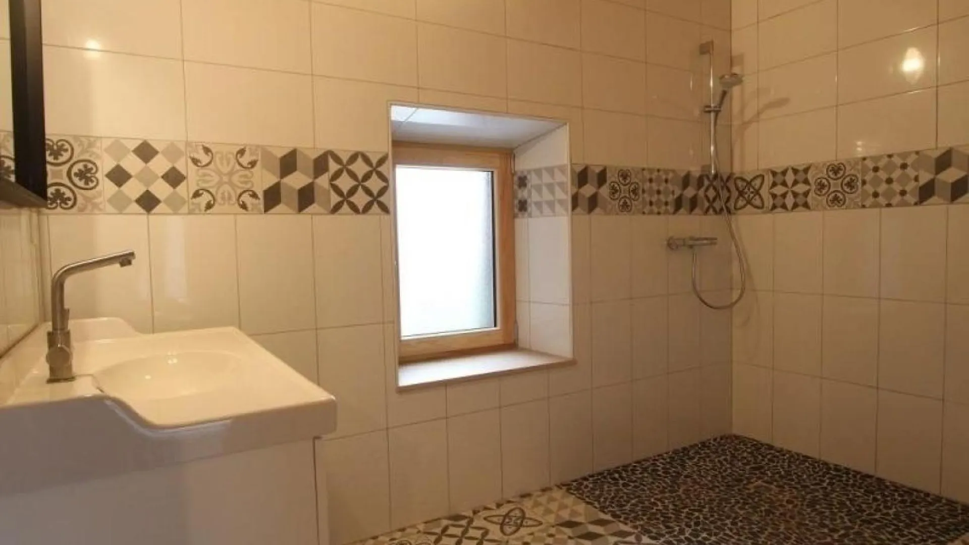Gite Confortable Pres De La Cascade De La Beaume Avec Terrasses Et Parking Privatif - Fr-1-582-30 Solignac-sur-Loire 0*,  Frankrijk