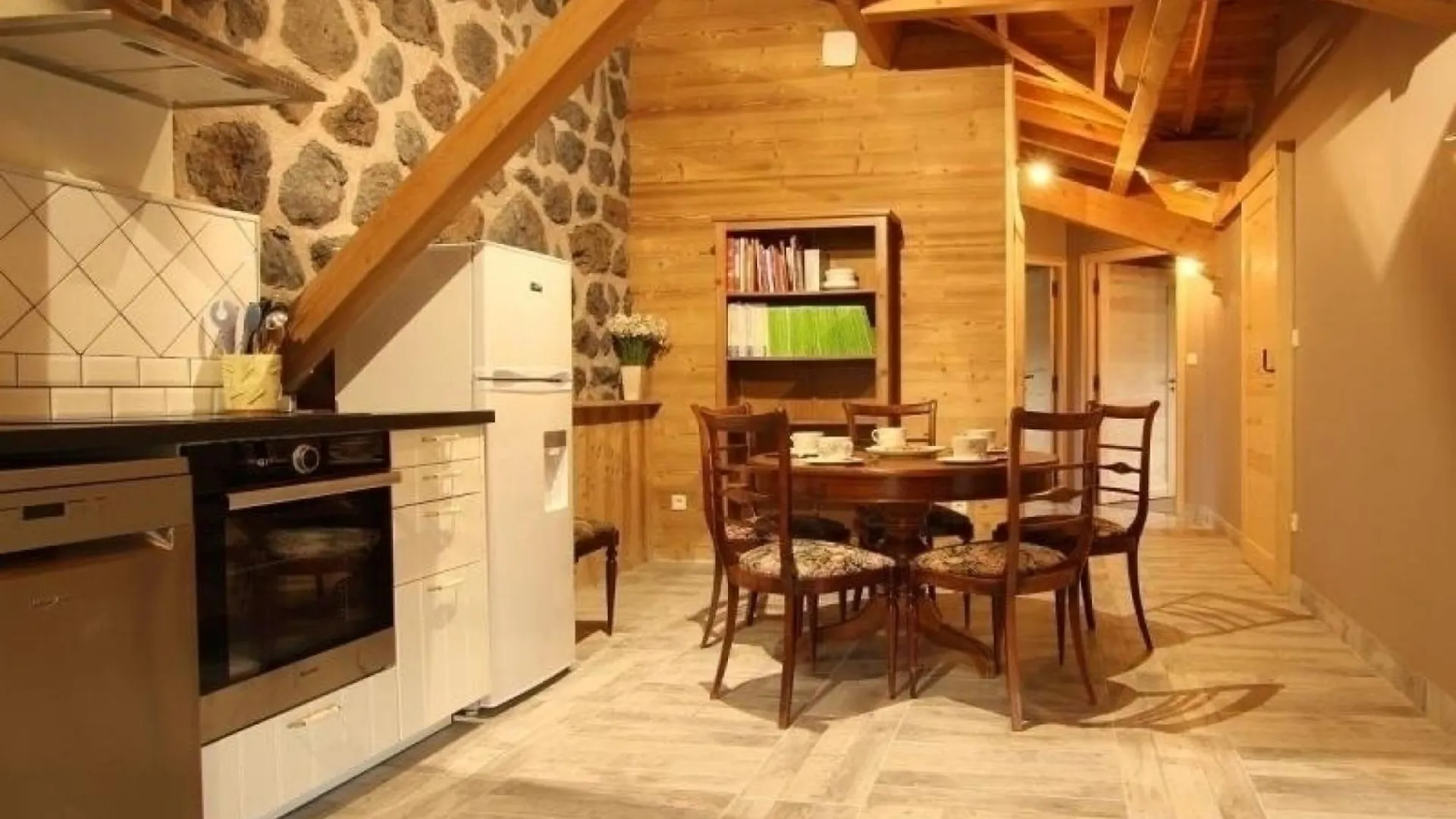 Gite Confortable Pres De La Cascade De La Beaume Avec Terrasses Et Parking Privatif - Fr-1-582-30 Solignac-sur-Loire Vakantiehuis