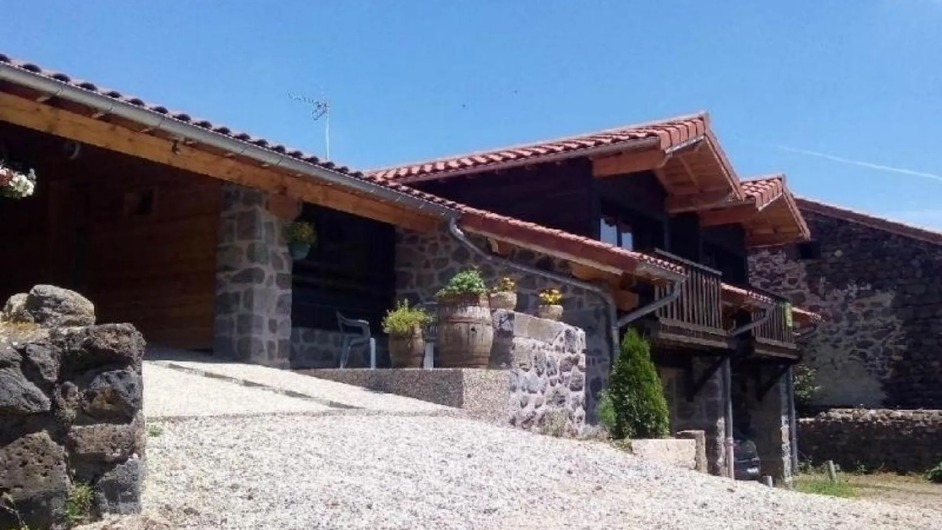 Holiday home Gite Confortable Pres De La Cascade De La Beaume Avec Terrasses Et Parking Privatif - Fr-1-582-30 Solignac-sur-Loire