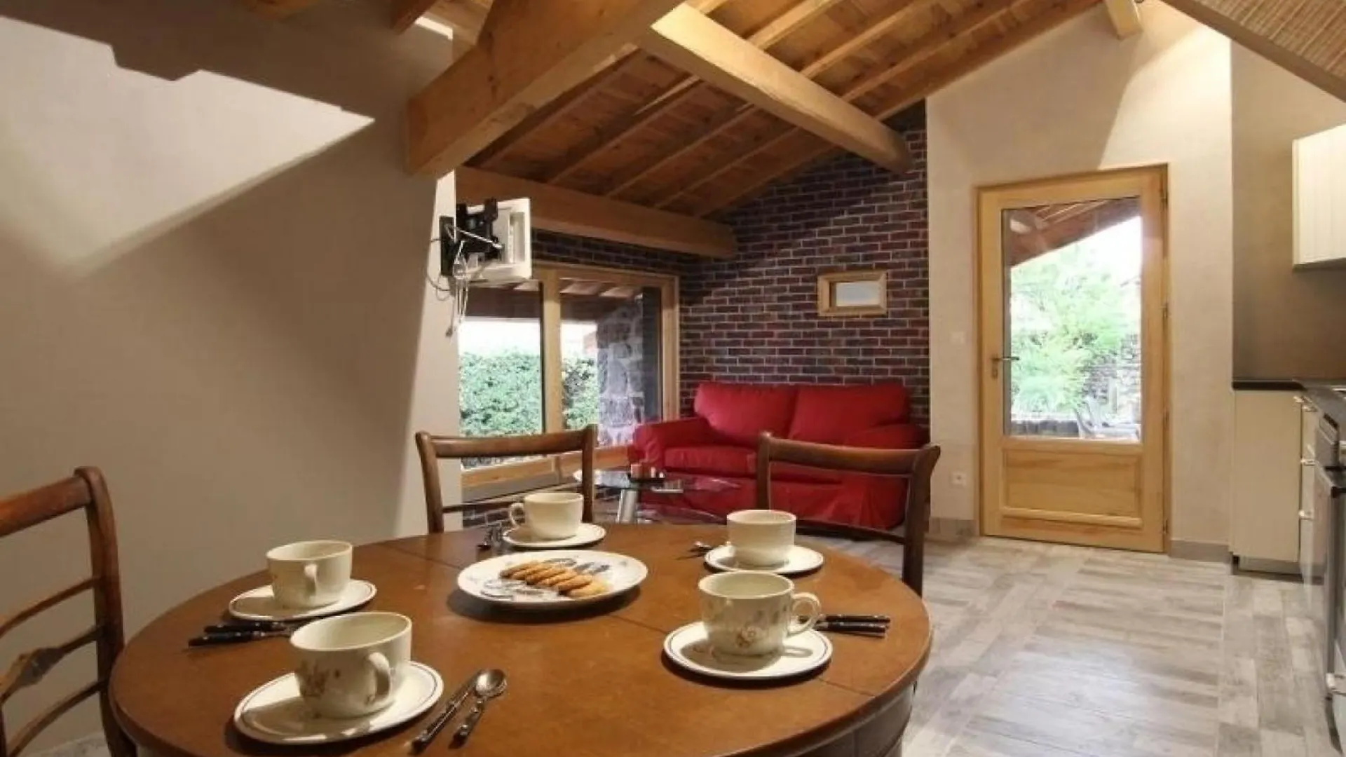 Gite Confortable Pres De La Cascade De La Beaume Avec Terrasses Et Parking Privatif - Fr-1-582-30 Solignac-sur-Loire